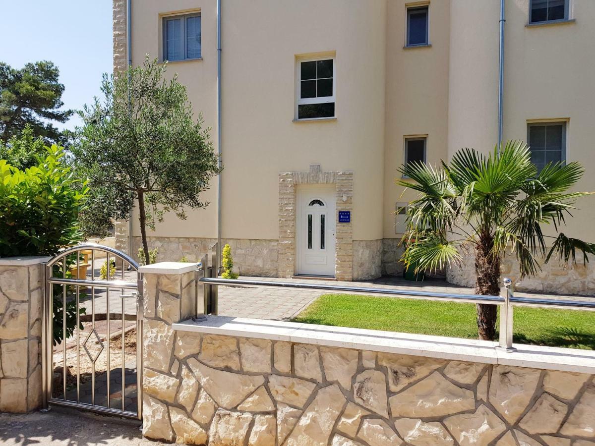 Apartments Palaca Sunca Srima Exterior photo